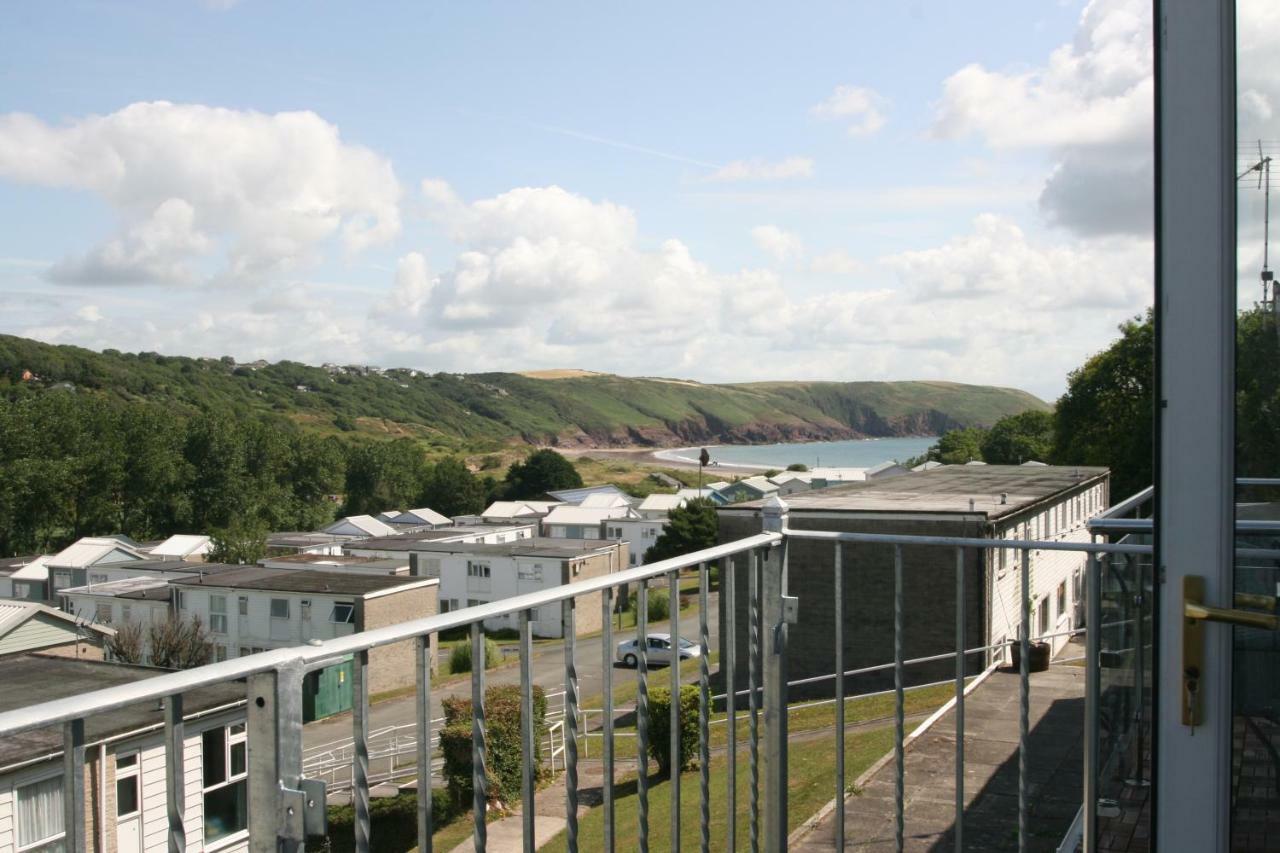 Freshwater Bay Holiday Cottages Pembroke Bagian luar foto